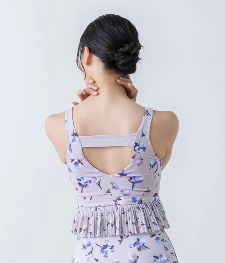 【新品未使用】MサイズSUKALAローズプリントブラトップ