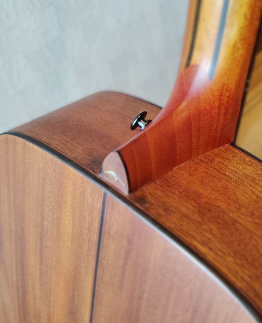 Bromo (ブロモ)　BAT1M　アコースティックギター　トップ単板