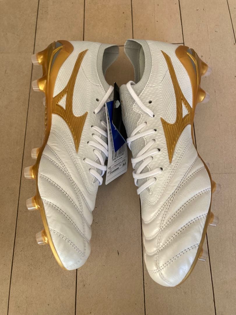 モレリアネオ4βジャパン　白✖️金　26.5㎝　新品。