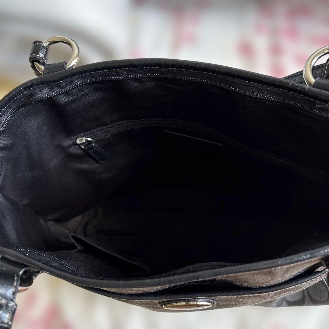 N*i様 COACH ブラック ロゴトートバッグ