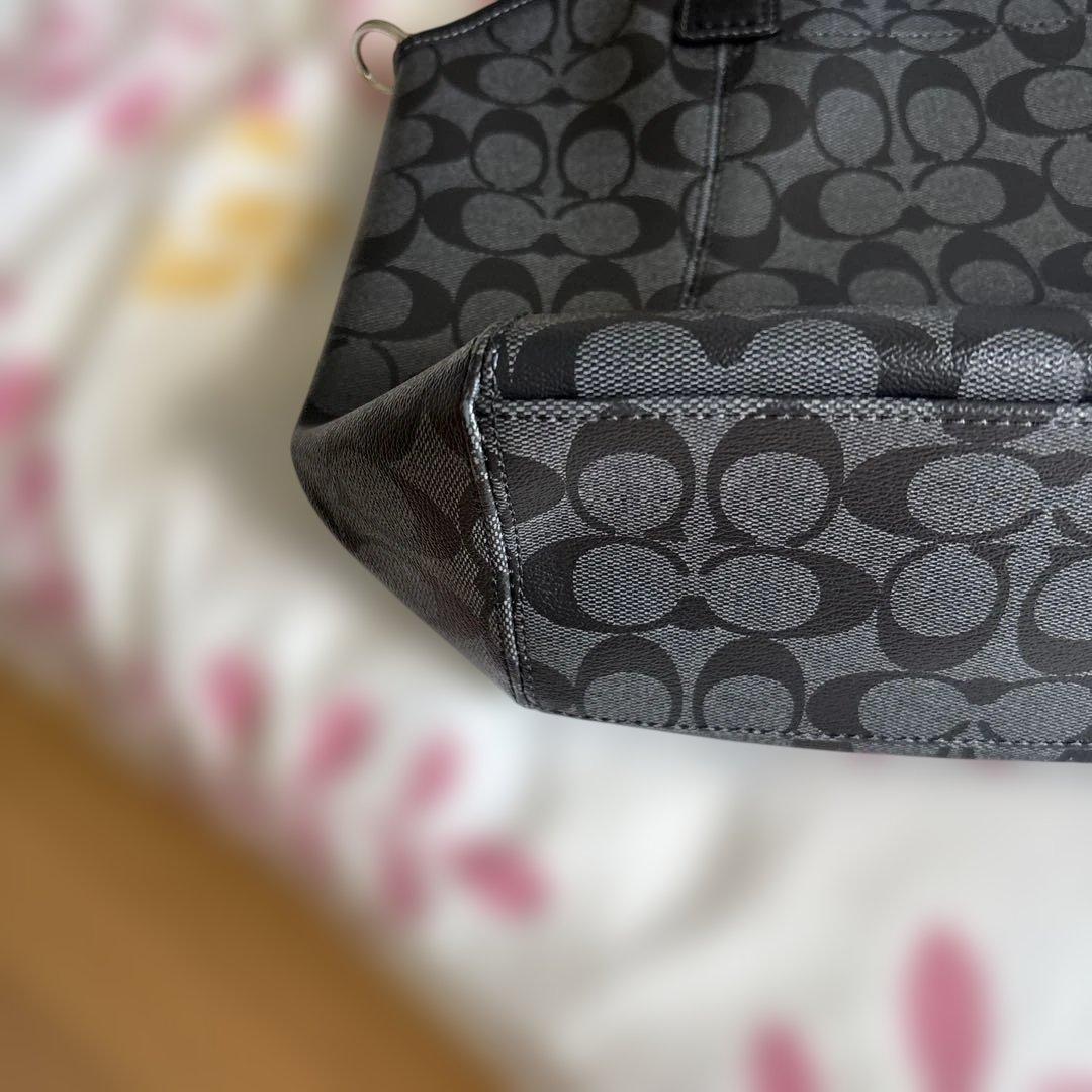 N*i様 COACH ブラック ロゴトートバッグ