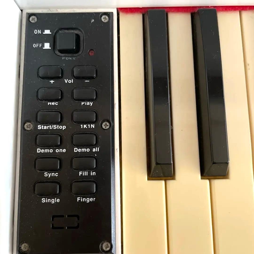 U-BEST デジタルピアノ ホワイト　電子　足踏みペダル付き　コンセント送料込