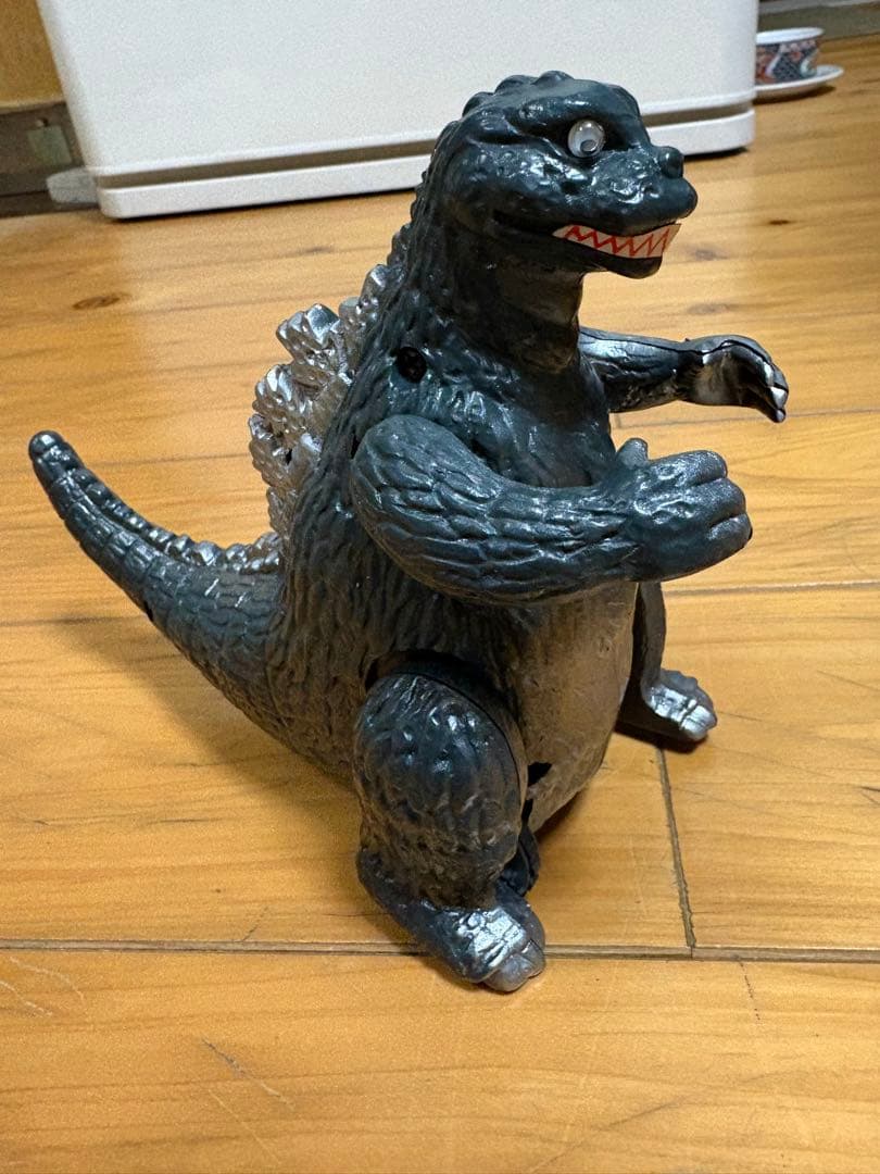 お宝　昭和レトロ 4３年前 1983年バンダイ日本製　　稼働品キャラコンゴジラ
