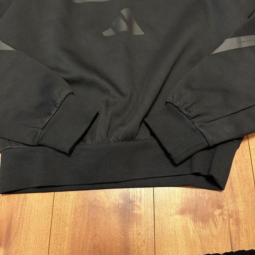 アディダス　クロップド丈トレーナー　ドルマン　プリーツスカート　セットアップ