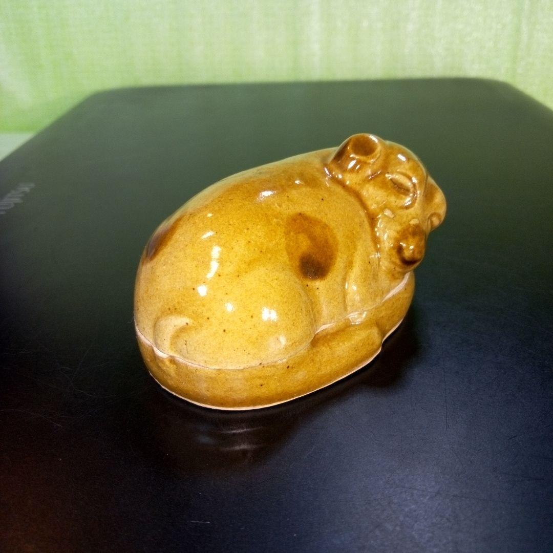優しい表情で寝ている犬の香合　陶器製？　茶色　德？　徳？　干支香合　犬香合　レア