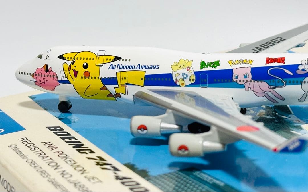 全日空商事 ANAポケモンジェット B747-400 NH50008