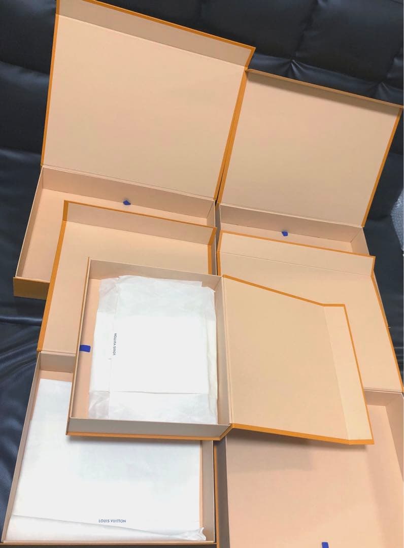 最終価格　ルイヴィトン　Tシャツ等衣類、マフラー等空箱　薄型タイプ16箱