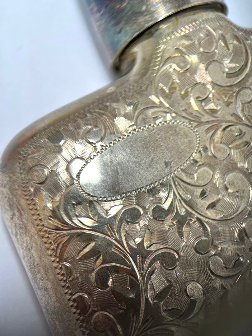 【彫金逸品】純銀製 SILVER 950 ヒップフラスコ 151g 唐草模様