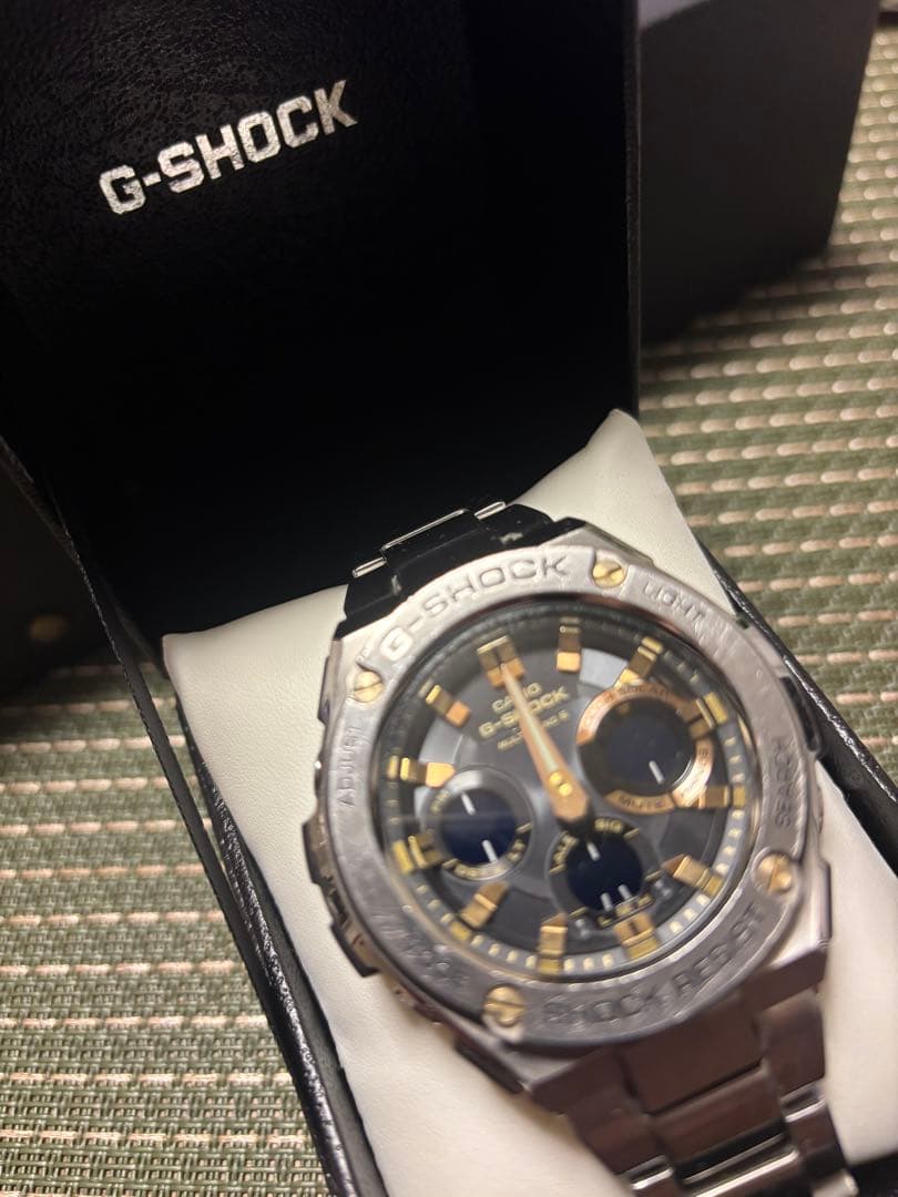 G-SHOCKブラック×ゴールド G-STEEL GST-W110D-1A9JF
