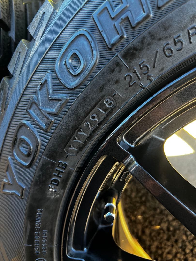 スタッドレスタイヤ215/65R16 アルミホイール