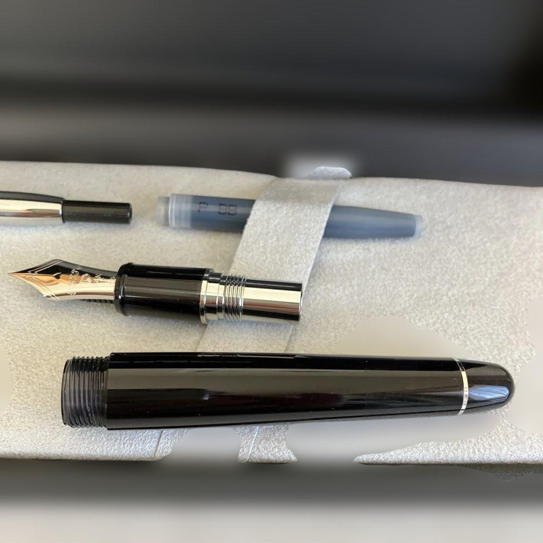 PLATINUM 3776 CENTURY 万年筆 黒　ペン先銀メッキ 細字F