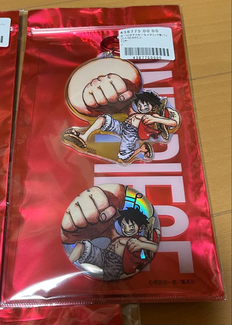 応募者全員サービスONE PIECEルフィアクリルキーホルダー＆缶バッジセット