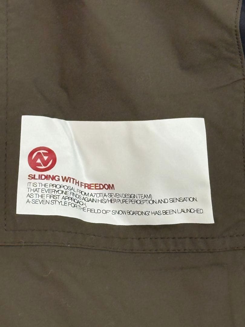 【デサント】カーキ色スキーウェア 上下セット ※お値下げしました