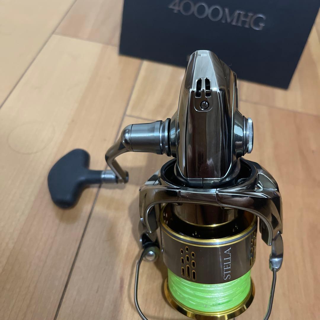 18 STELLA 4000MHG スピニングリール　新品未使用品