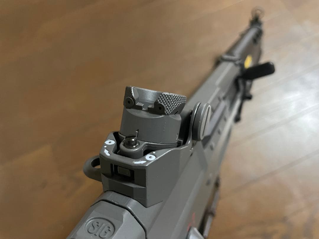 東京マルイ SIG SG551 チークピース　マウントレール　多弾マガジン　他