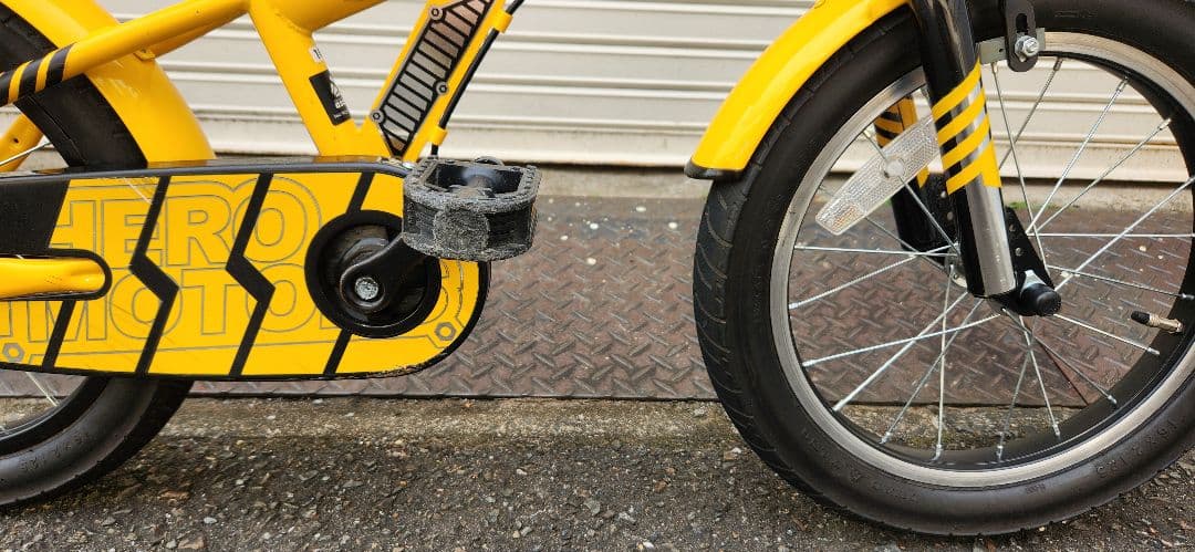 子供用自転車　イエロー　16インチ　前カゴ付き　補助輪あり