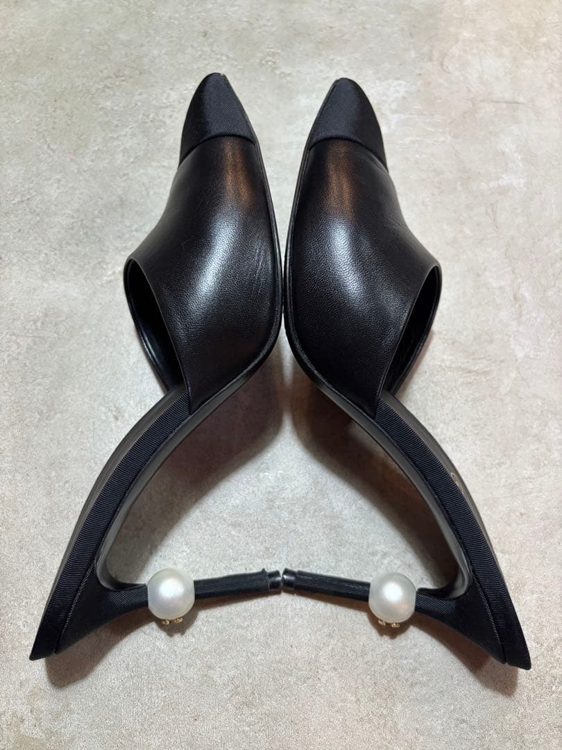 CHANEL ブラック ポインテッドトゥ ミュール