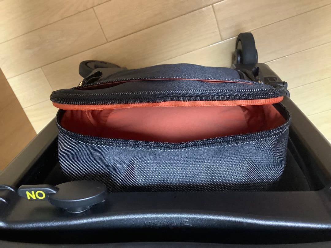 スワニー　キャリーバッグ　ストッパー付き　Mサイズ　超美品