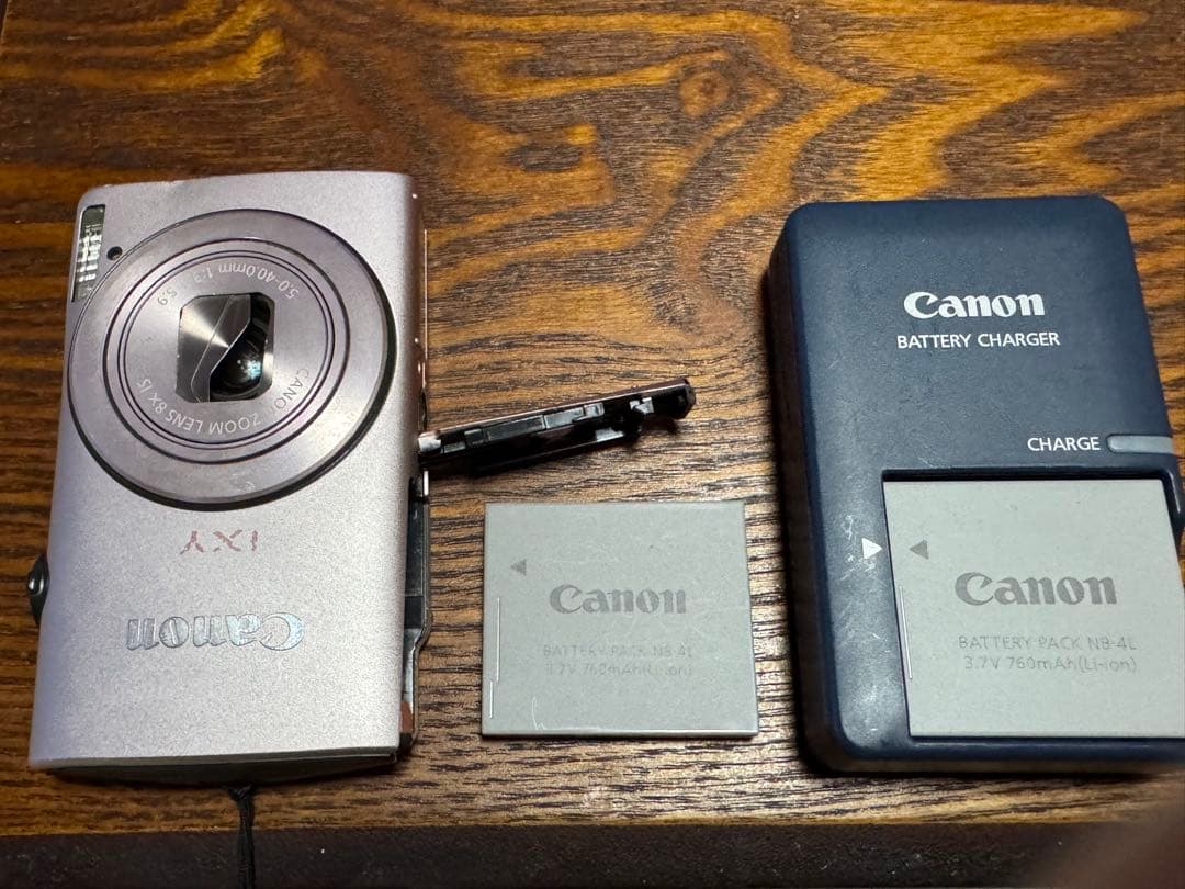 Canon IXY 600Fデジタルカメラ コラボモデル限定品　バッテリー2個付