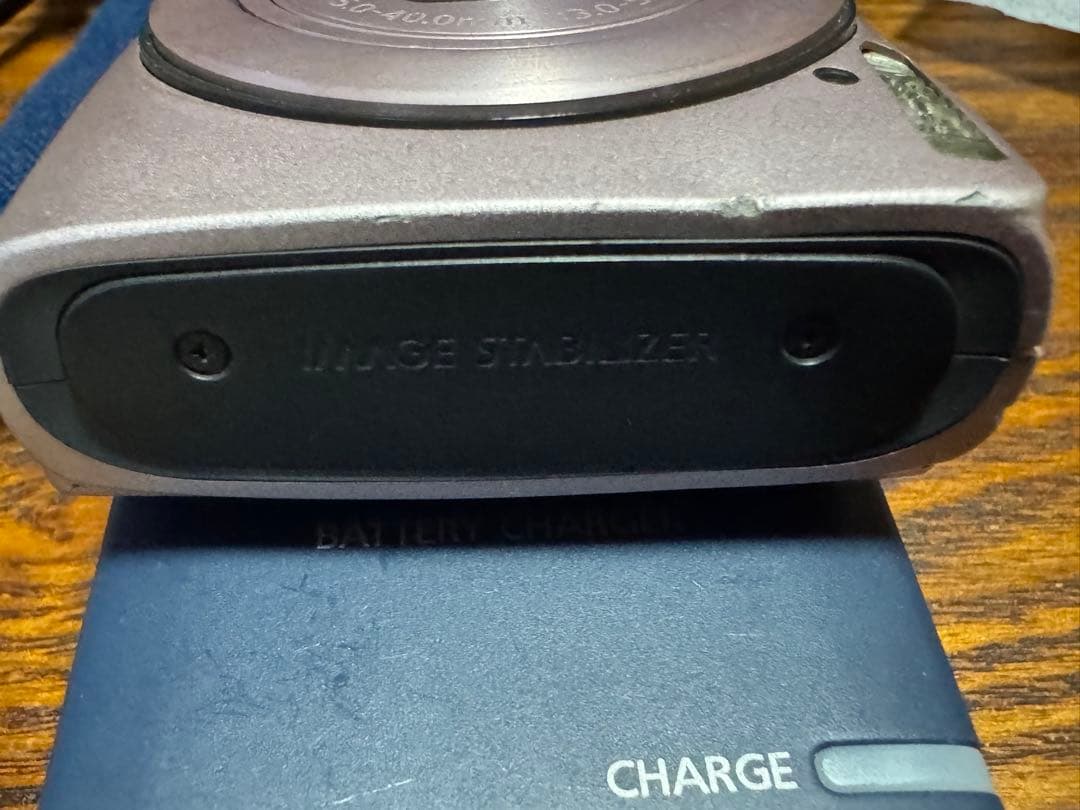 Canon IXY 600Fデジタルカメラ コラボモデル限定品　バッテリー2個付