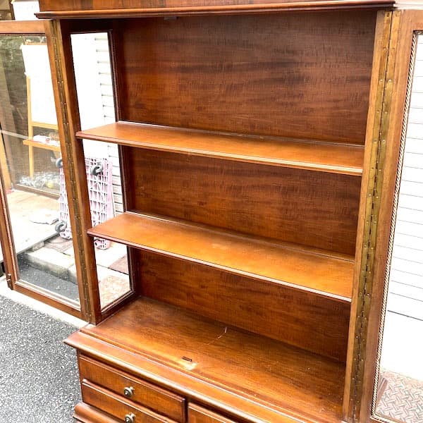 関西限定　送料別イギリスビンテージ家具　ガラスキャビネット　カップボード　飾り棚