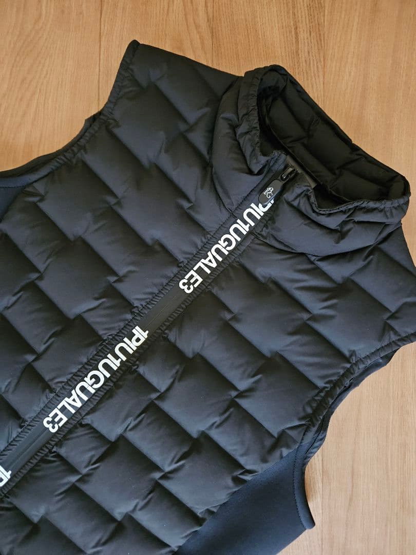 【1piu1uguale3】STAND DOWN VEST　ブラック