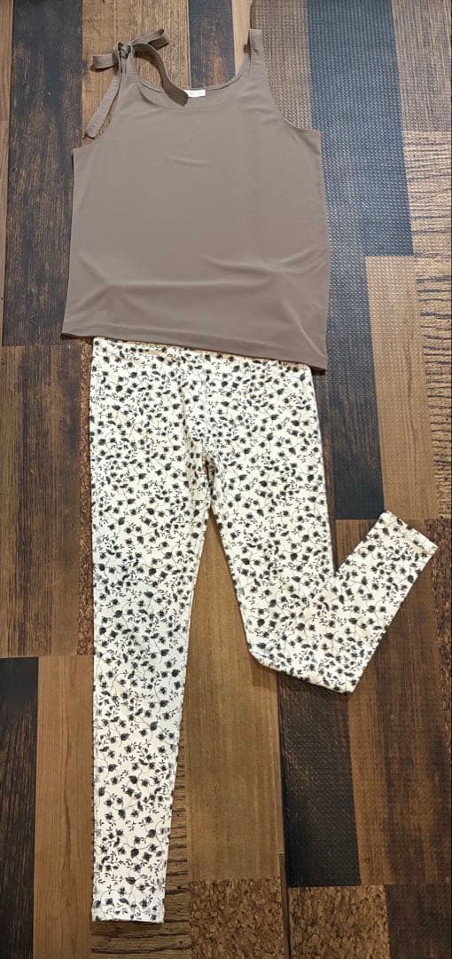 新品同　エミヨガ　ヨガウェア タンクトップ　レギンスセット　S