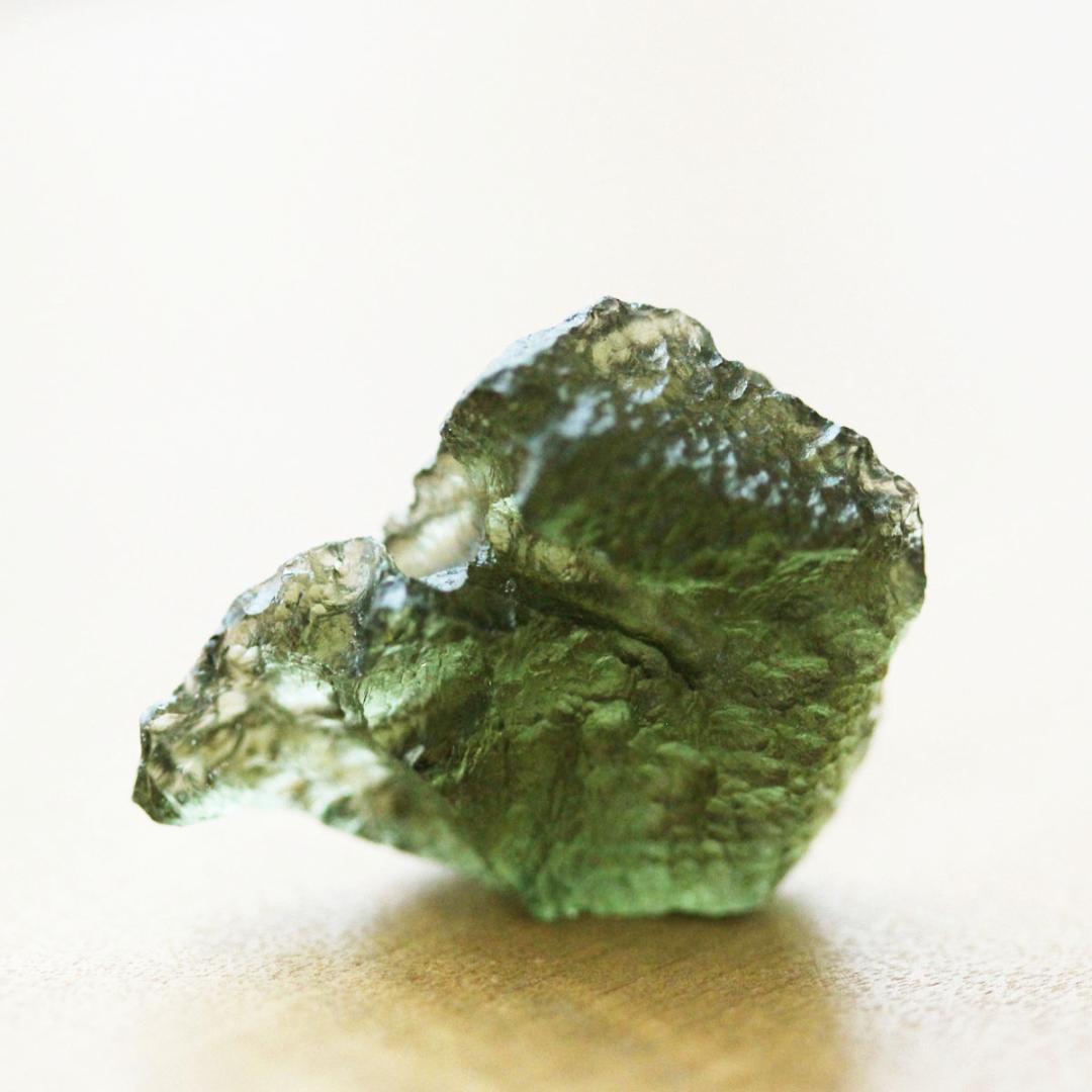 モルダバイト チェコ産　原石　鉱物　隕石ガラス　天然ガラス　レアストーン