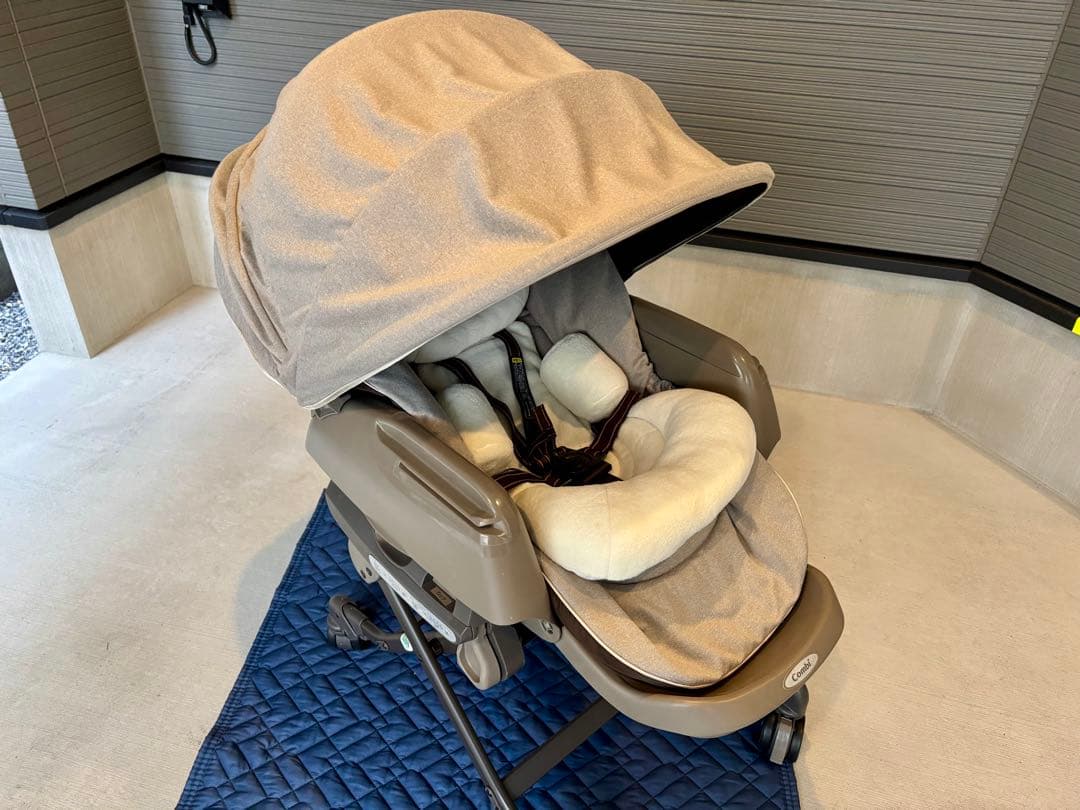 【美品】Combi コンビ ホワイトレーベル ネムリラ AT BEDi