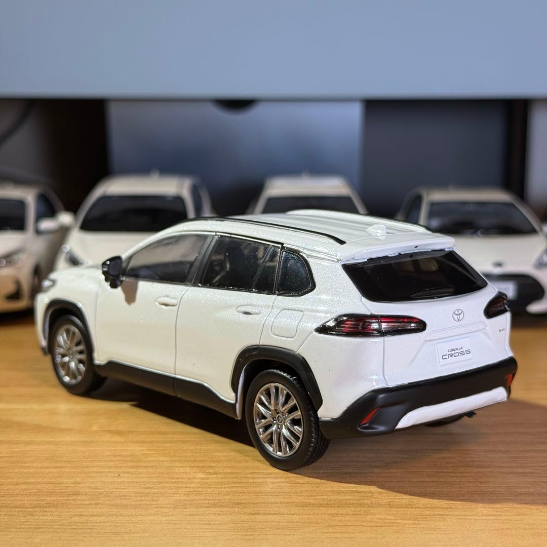 【非売品】トヨタ カローラクロス 後期 カラーサンプルミニカー 未使用