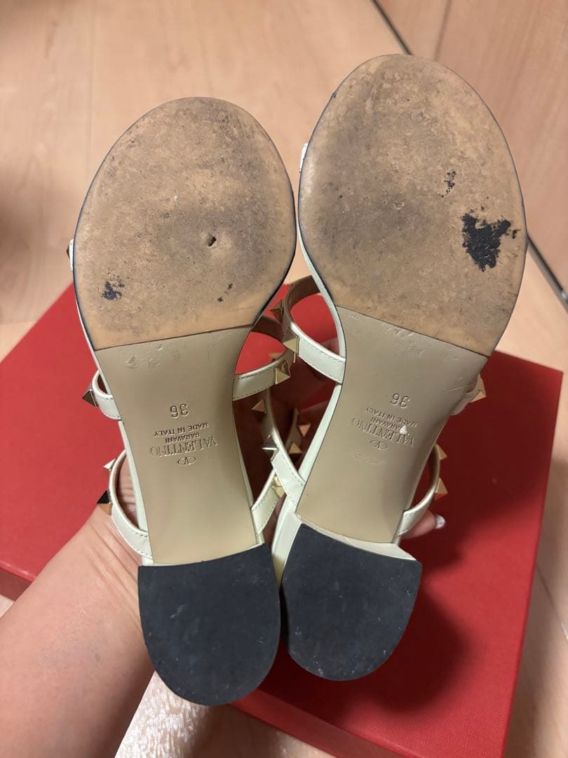 ヴァレンティノ ホワイトスタッズ付き ミュール 36