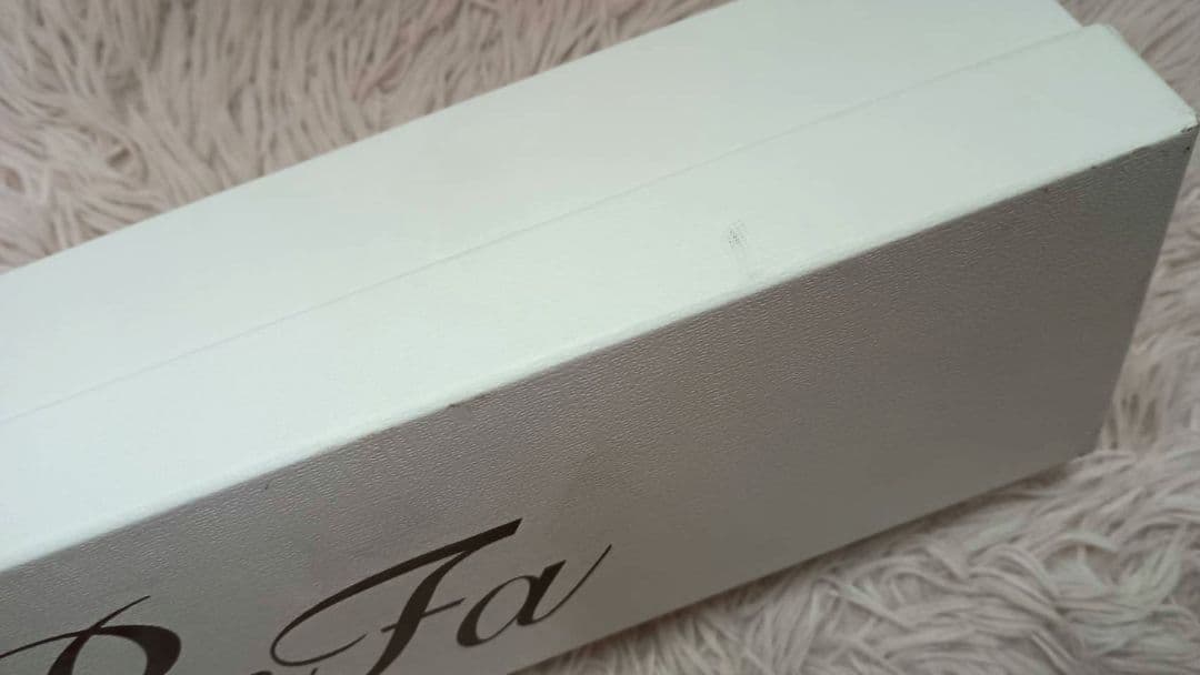 【新品未使用】リファ　ストレートアイロンプロ　ホワイト　最新版　25年製