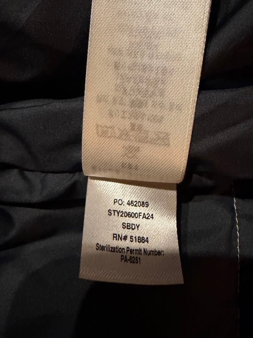 Patagonia ベージュ ダウンジャケット フード付き