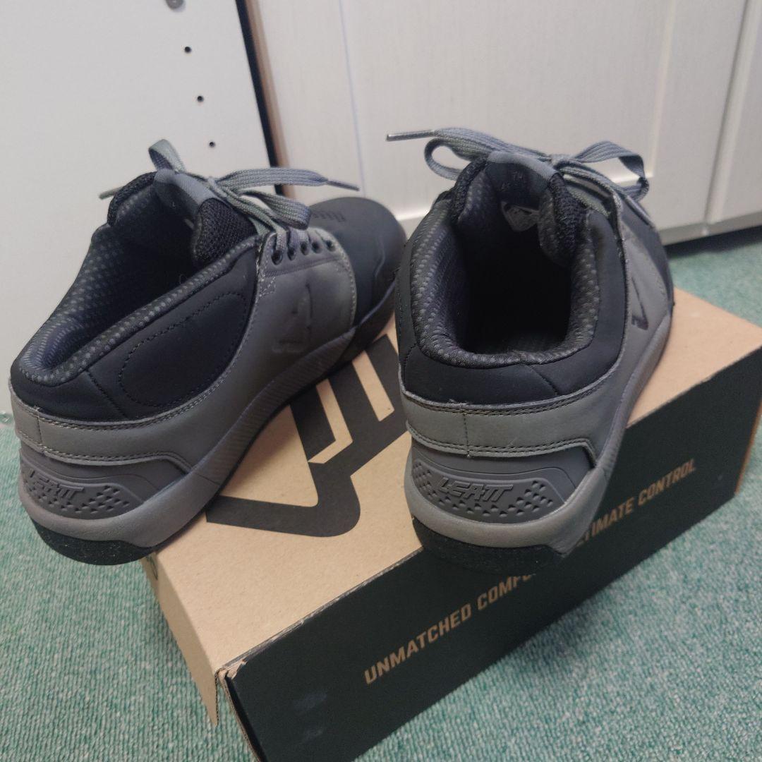 LEATT リアットMTBフラットペダル　スペシャライズドSPECIALIZED