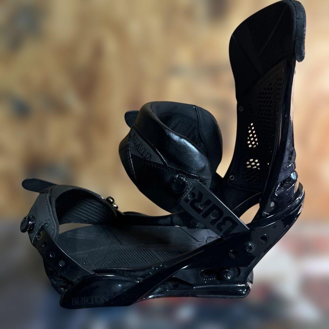 おしゃれネコ。Burton MALAVITA Re:Flex