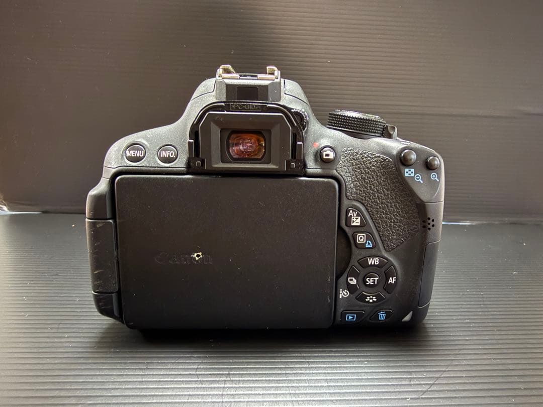 EOS KISS x7i 一眼レフ 純正