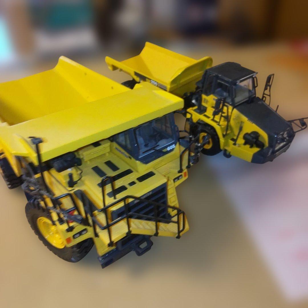 コマツ建機　HD605 HM250　イエロー ダンプ2セット　1/50