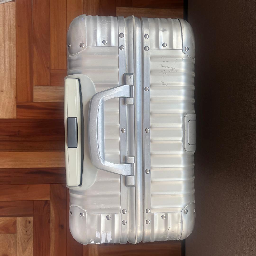 RIMOWA アルミニウム製キャリーケース 中型