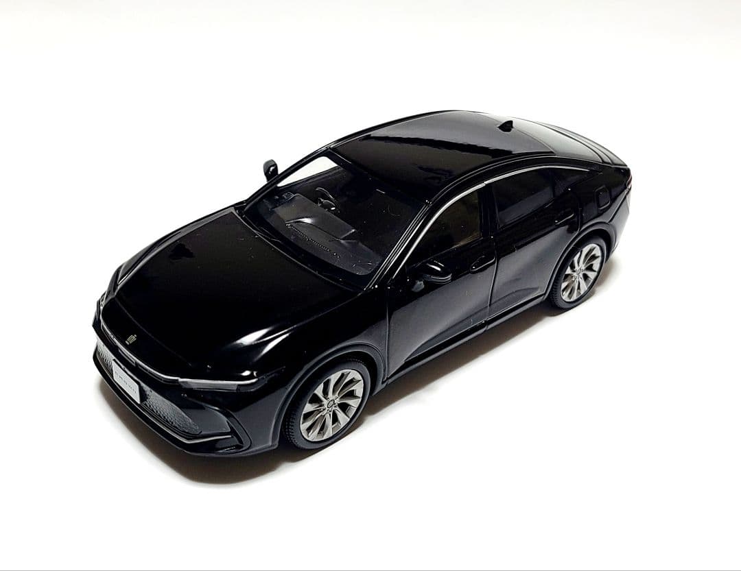 トヨタ クラウンクロスオーバー カラーサンプル