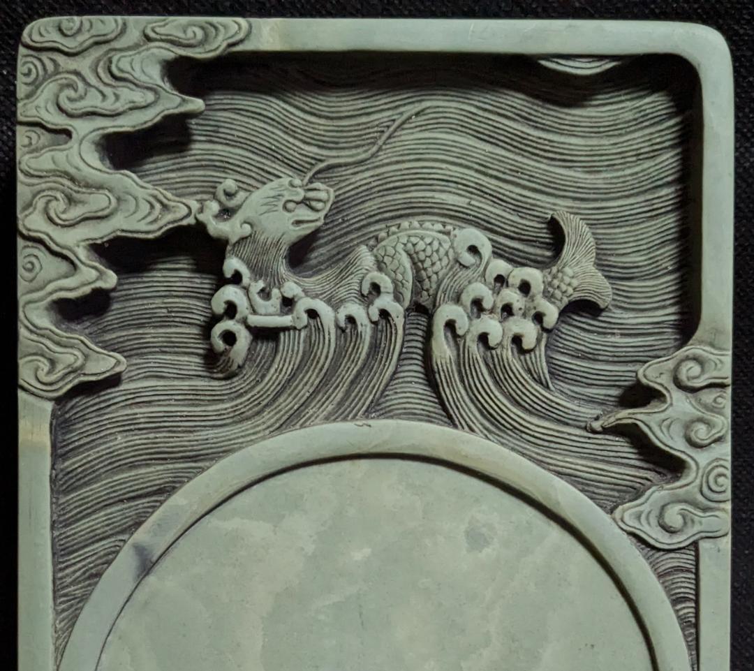 【松花江緑石　龍馬波濤文時代硯】◆淡緑に白雲紋美石◆上箱◆松花石◆検→端渓・歙州