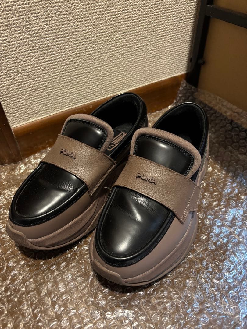 PUMA 厚底ローファー ブラウン・ブラック スニーカーローファー
