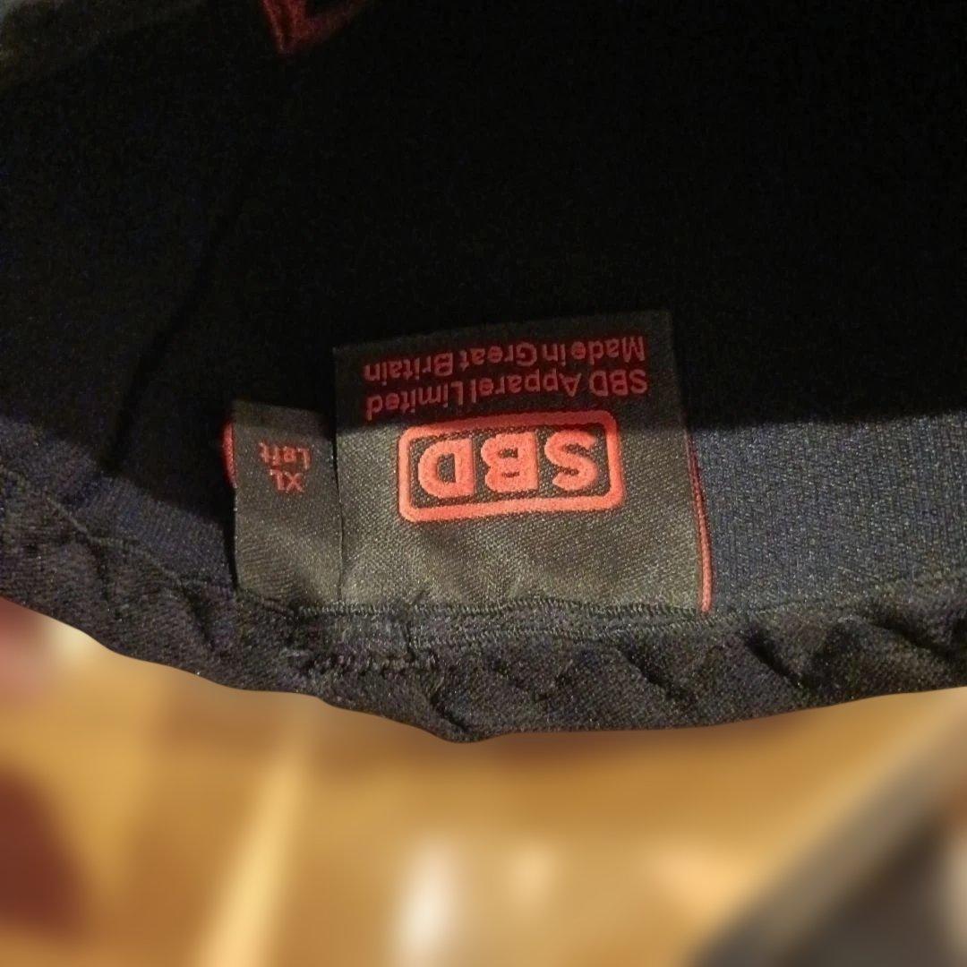 ヤマト 　SBD ニースリーブ 黒/赤　サイズXL