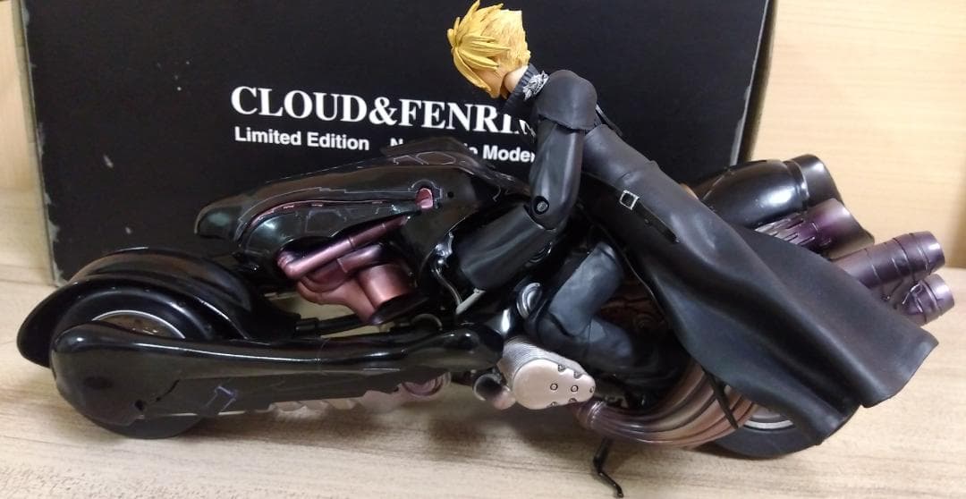 【FF7AC クラウド&フェンリル】&【FF7プレイアーツvol.2セフィロス】