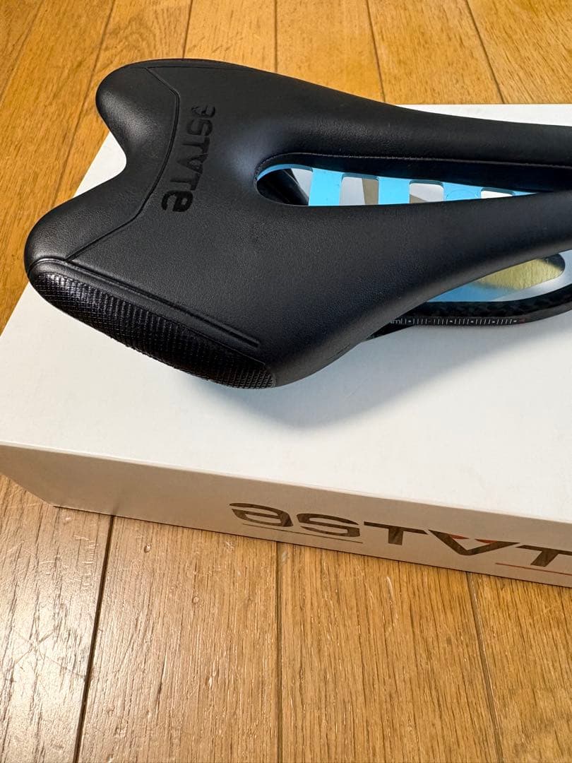 ASTVTE アスチュート　サドル　SKYLITE VTサドル カーボンレール