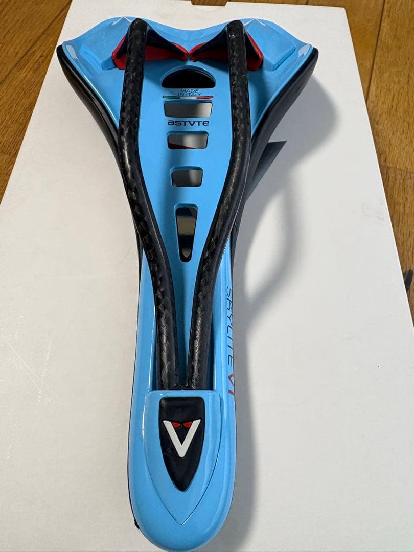 ASTVTE アスチュート　サドル　SKYLITE VTサドル カーボンレール