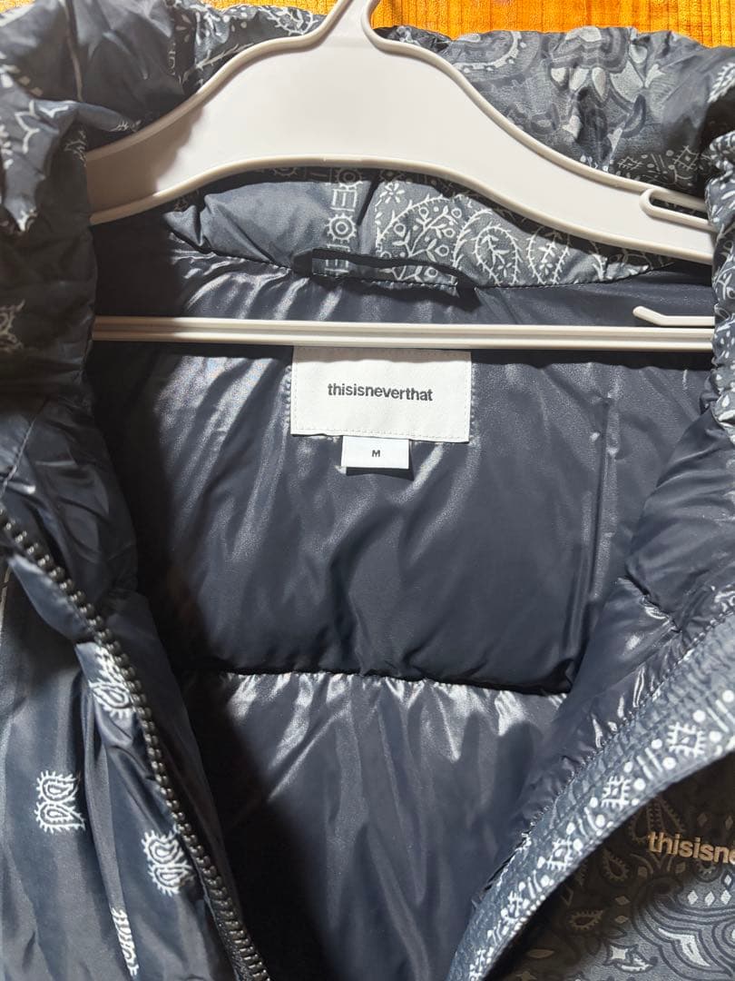 thisisneverthat ダウンジャケット ペイズリー柄