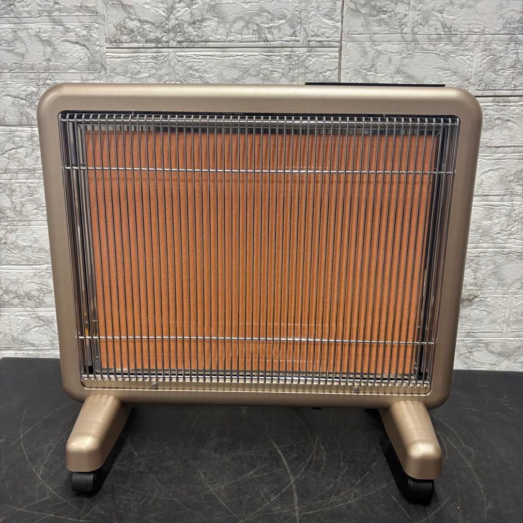 86　未使用　自宅保管品　サンルミエエクセラ7　遠赤外線暖房器　N-700L