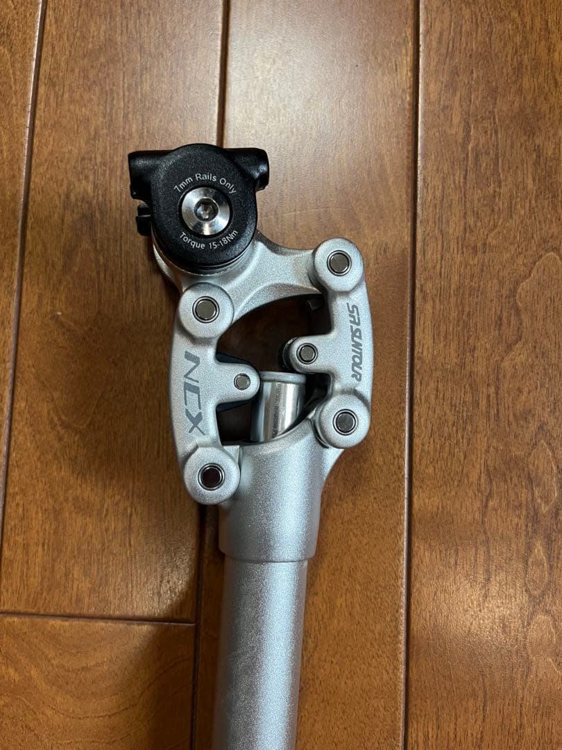 SR SUNTOUR NCX サスペンションシートポスト