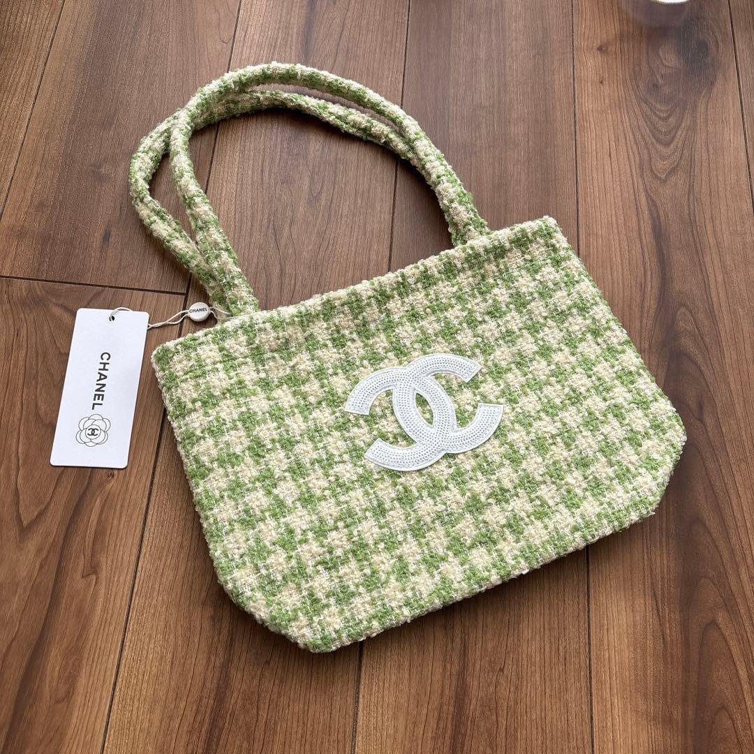 CHANELツイードトートバッグ　黄緑色