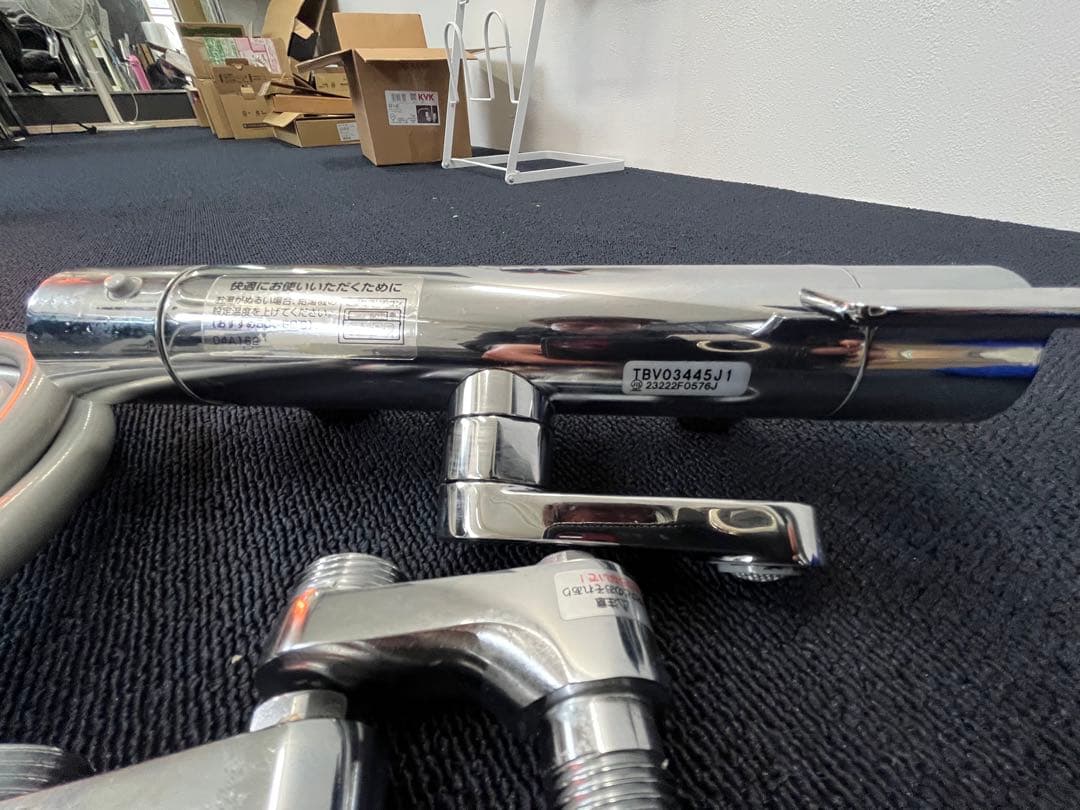 ☆TOTO 浴室水栓 壁付サーモスタット混合水栓 ☆シャワー付き